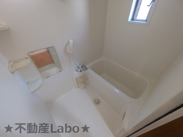 ティラーノGXの浴室