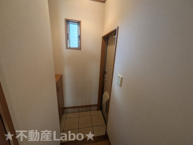 ティラーノGXの玄関