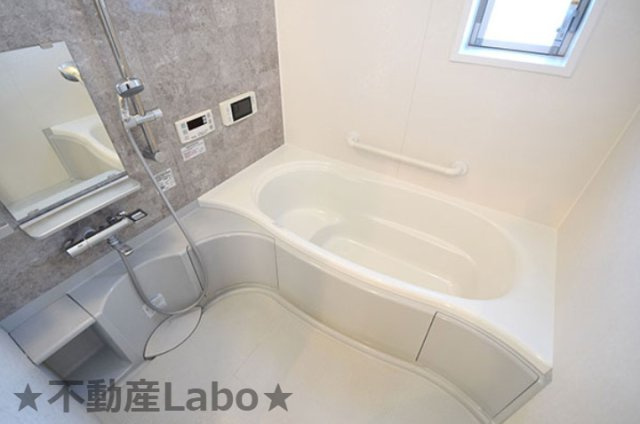 ピースソレイユ　の浴室