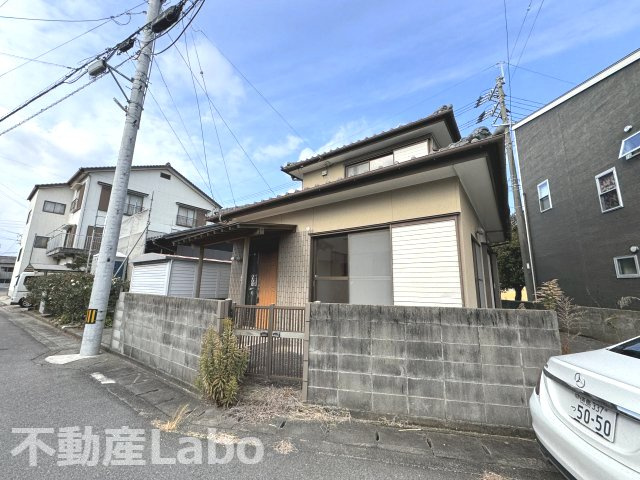 北島江尻戸建の駐車場