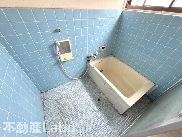 北島江尻戸建の浴室