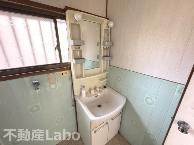 北島江尻戸建の洗面所