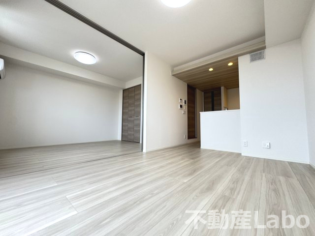 オリエンタルコート北島の居間・リビング