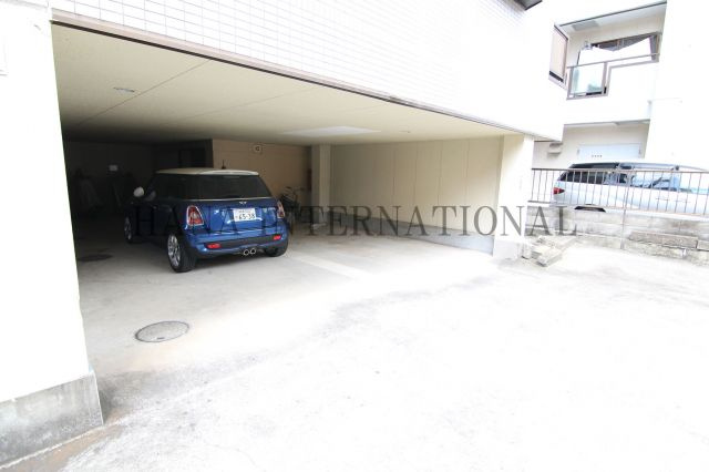 ハイコーポ小泉５.６の駐車場