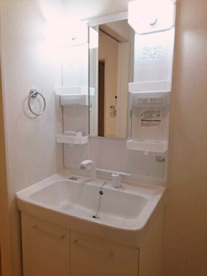 【洗面所】 | アルシオーネ | 脱衣スペースもあります