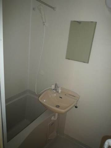 ソレイユ西国分寺の浴室