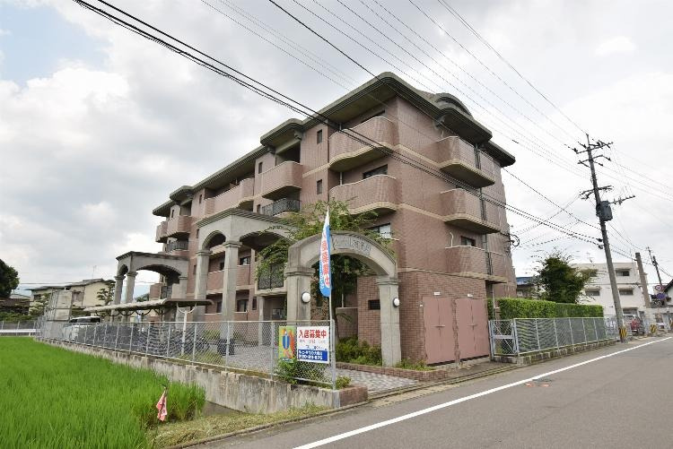 福岡市博多区井相田３丁目の賃貸マンションの外観|外観写真