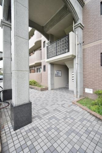 福岡市博多区井相田３丁目の賃貸マンションのエントランス|エントランス写真