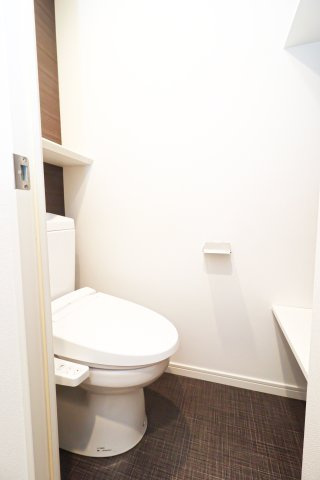 サヴォイ ラ・サブリエール　14階のトイレ|別号室のものです。現状優先になります。