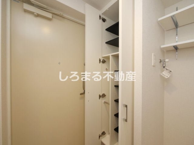 コンフォリア・リヴ大阪本町の収納