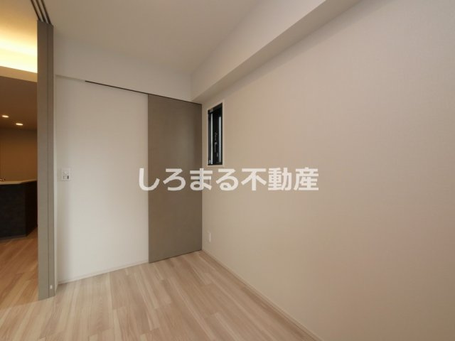 コンフォリア・リヴ北浜淡路町の洋室