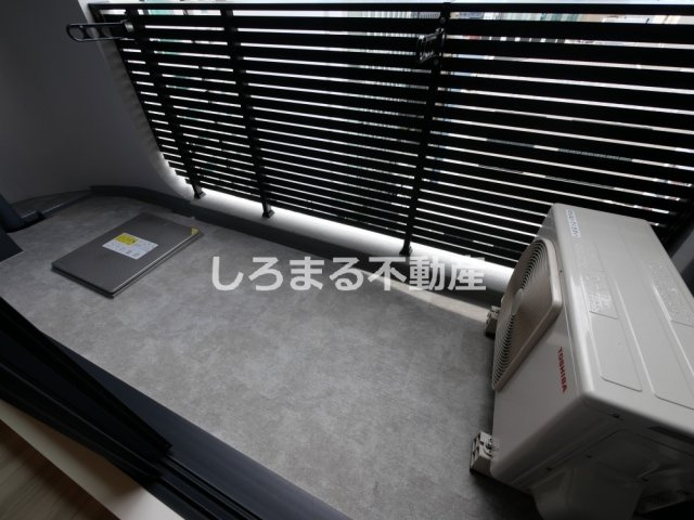 コンフォリア・リヴ北浜淡路町のバルコニー