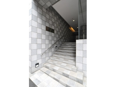 【エントランス】 | プレミアステージ三田慶大前 | 清潔なエントランスです