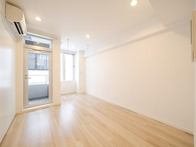 【居間・リビング】 | プレミアステージ三田慶大前 | 使いやすいリビングです