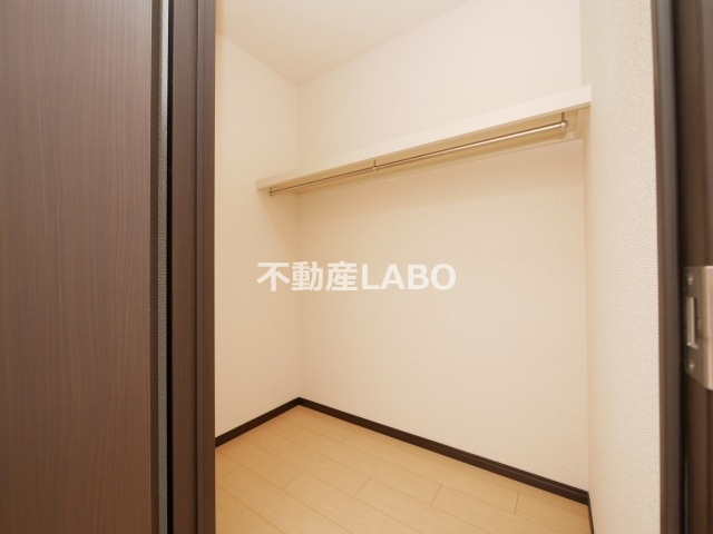 フジパレス杉本町ＷＥＳＴの収納