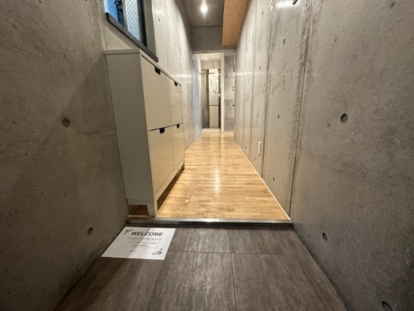 COCO　SQUARE　AYASEの玄関