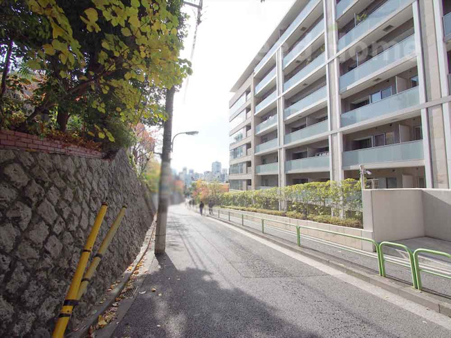 【その他】 | ブランズ麻布狸穴町 | 前面道路