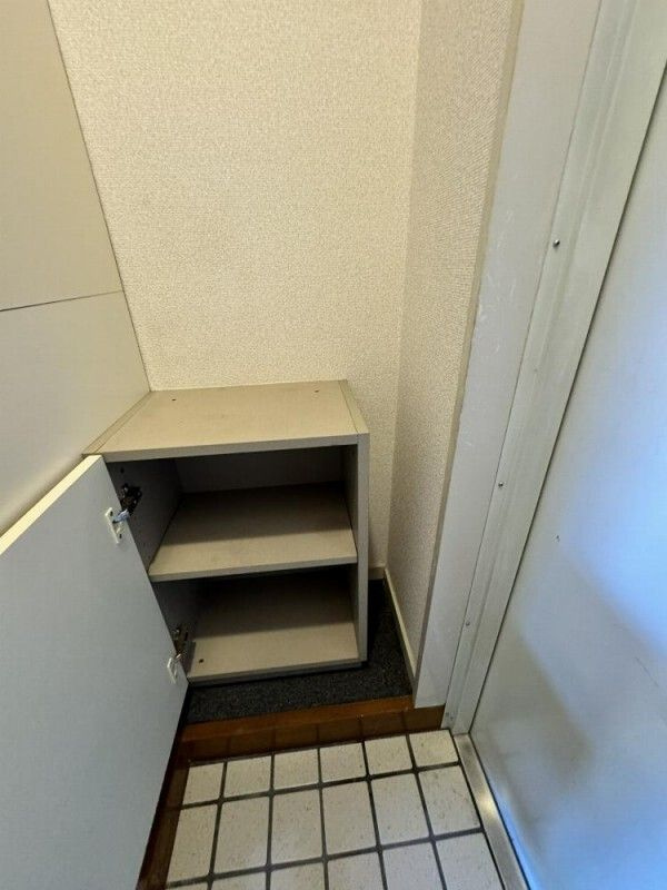 ローズアパートＦ２５番館Ａ　F-025Aの玄関