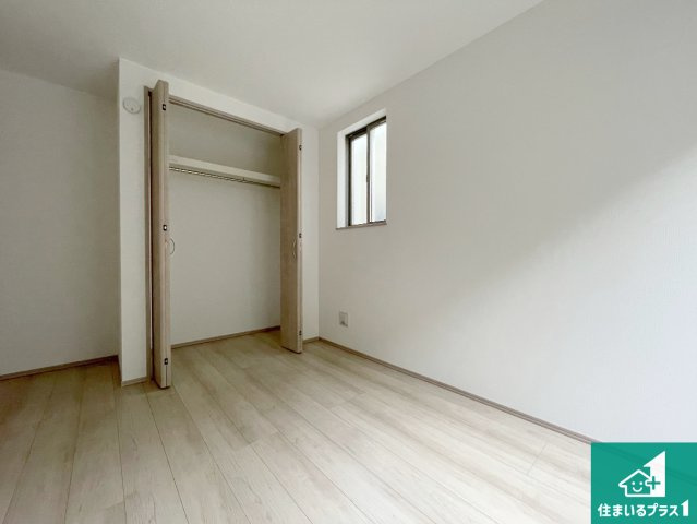 西宮市大社町　新築一戸建ての洋室|シンプルな洋室は、自分好みのインテリアが楽しめます♪ご家族とインテリアや家具を選びに行くのは新築購入時の醍醐味の一つです。ぜひお楽しみください♪