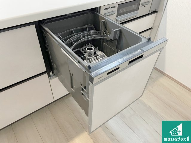西宮市大社町　新築一戸建ての設備|食事後の一仕事、食器洗いをボタン一つでお任せできちゃいます！場所を取らないビルトイン式なので、お料理スペースもしっかり確保！