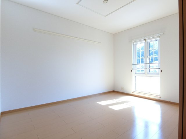 マ　ヒューナ　Ａの洋室