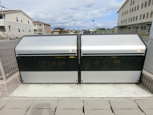 ベリテＢの居間・リビング|101の写真