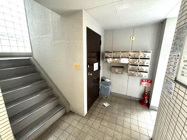 プレアール古市駅前のロビー