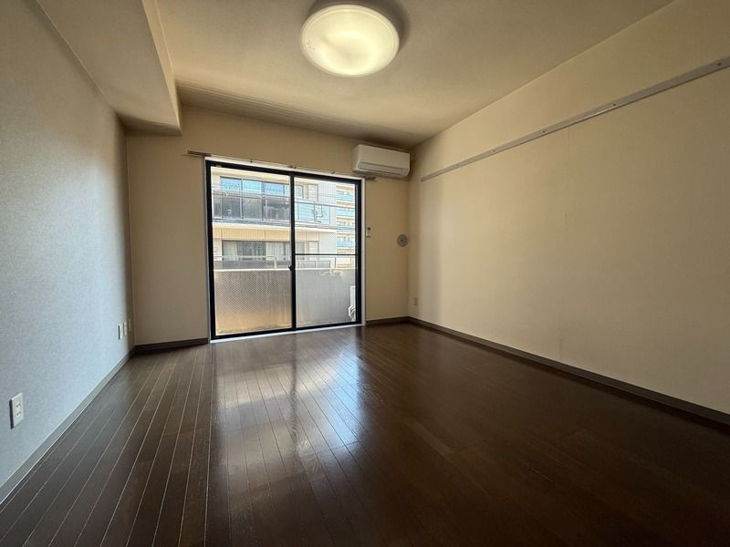 府中ウエストの居間・リビング