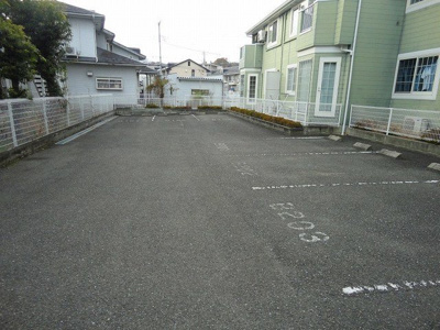 【駐車場】 | グリーンヴィラージュＢ