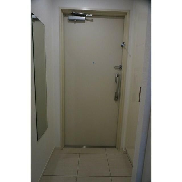 ウィルテラス滝野川の玄関