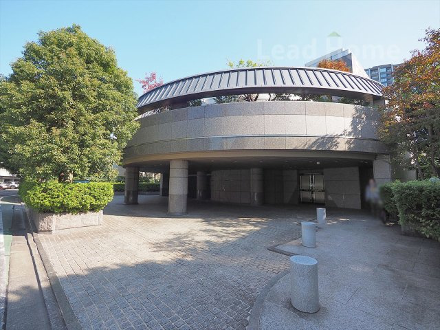 【外観】 | 白金ハウス | 港区白金2丁目に建つ「白金ハウス」。地下1階付地上5階建・総戸数24戸のマンションです。