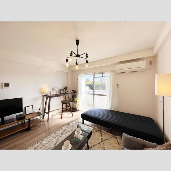 Gran　Pino春日　プランツ・緑地の居間・リビング