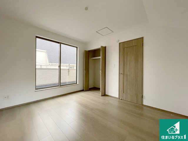 西宮市大社町　新築一戸建ての洋室|シンプルな洋室は、自分好みのインテリアが楽しめます♪ご家族とインテリアや家具を選びに行くのは新築購入時の醍醐味の一つです。ぜひお楽しみください♪