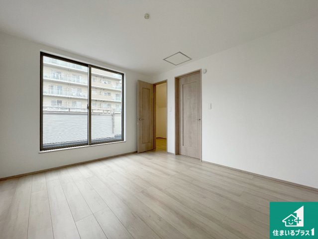 西宮市大社町　新築一戸建ての洋室|シンプルな洋室は、自分好みのインテリアが楽しめます♪ご家族とインテリアや家具を選びに行くのは新築購入時の醍醐味の一つです。ぜひお楽しみください♪