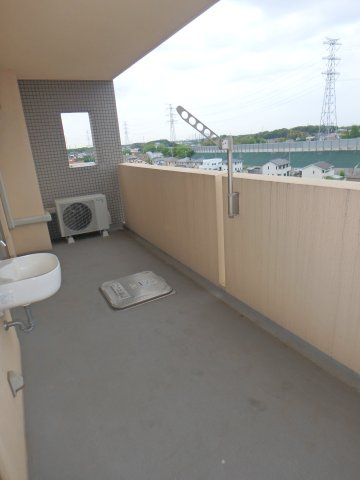 コンフォート若葉ポルカのバルコニー