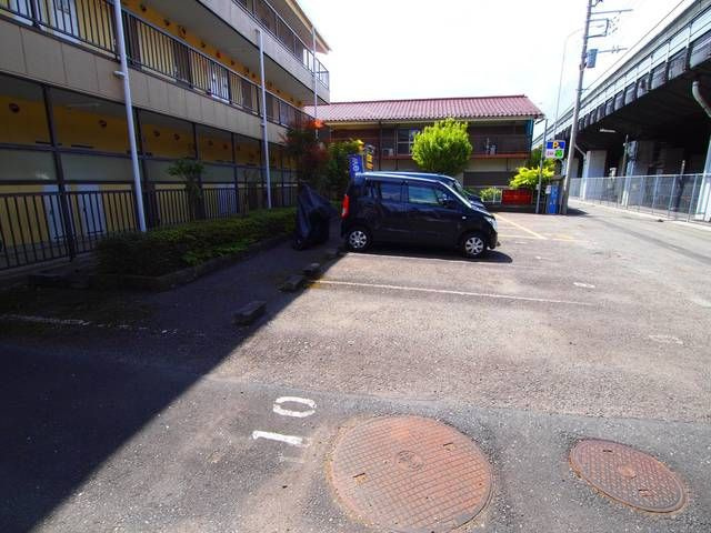 エバーグレイス分倍の駐車場