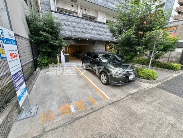 プレサンス東別院駅前の駐車場