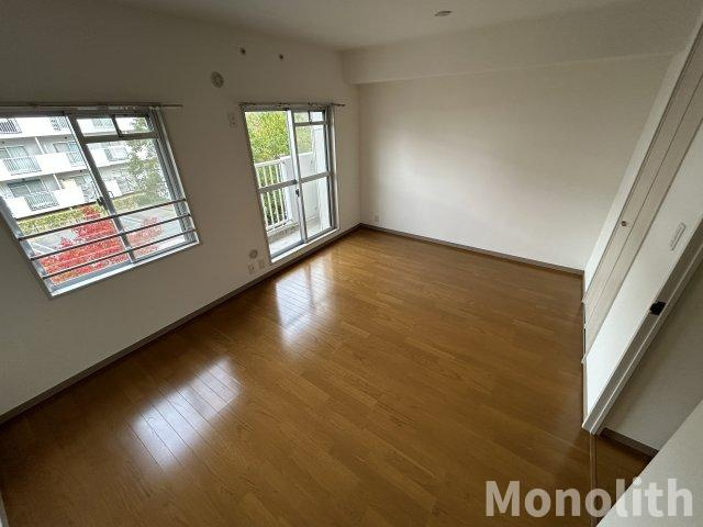 いぶき野３丁目8号棟の洋室