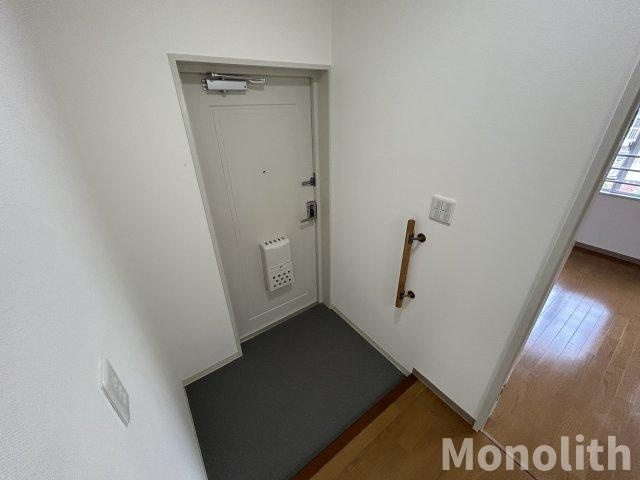 いぶき野３丁目8号棟の玄関