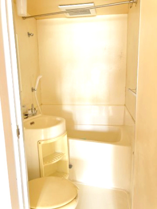 ロータリー本町の浴室