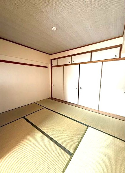 鴻の巣ヒルズビルの和室