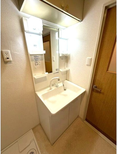 鴻の巣ヒルズビルの洗面所