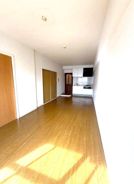 鴻の巣ヒルズビルの居間・リビング