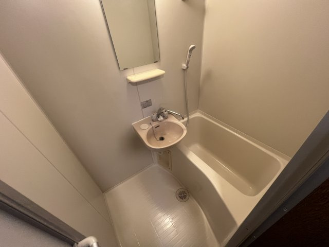 メゾンフォレスタの浴室