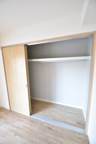 大阪市城東区関目１丁目の賃貸マンションの収納