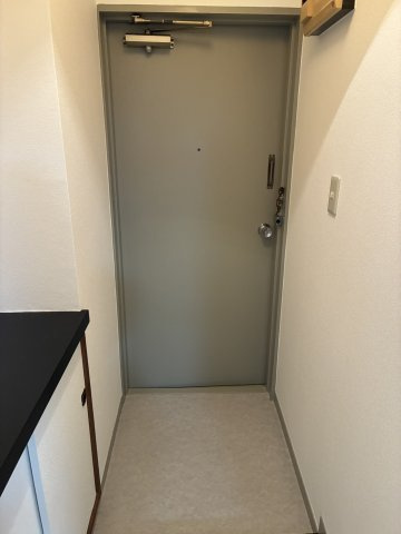 麻布十番ハイツの玄関