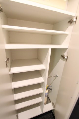 プライムアーバン飯田橋の玄関