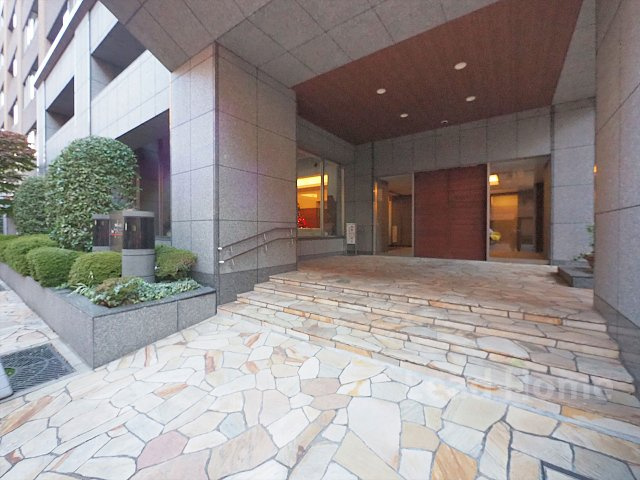 【エントランス】 | パークスクエア小石川 | オートロック付きでセキュリティ面に配慮されております。