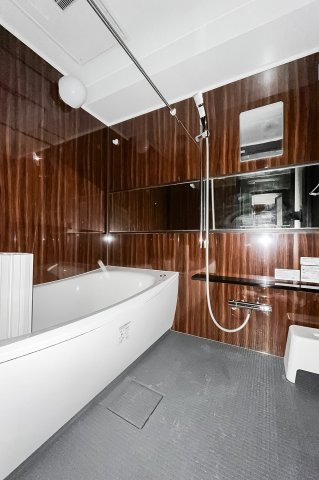 【浴室】 | パルテール目黒青葉台 | 1日の疲れを癒せるバスルーム。