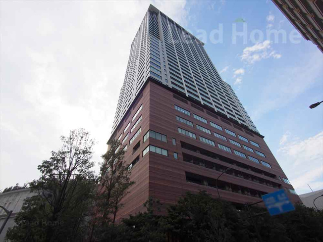 【外観】 | クロスエアタワー | 目黒区大橋1丁目に建つ「クロスエアタワー」。地下2階付地上42階建・総戸数697戸のタワーマンションです。